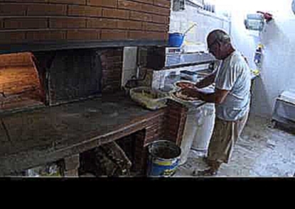 Приготовление пиццы в Италии Алькомо Сицилия Alcamo Italy Итальянская пицца 