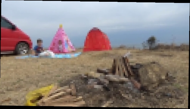 Пикник с палаткой Молния Маккуин и костром на берегу моря Picnic tent and bonfir - видеоклип на песню