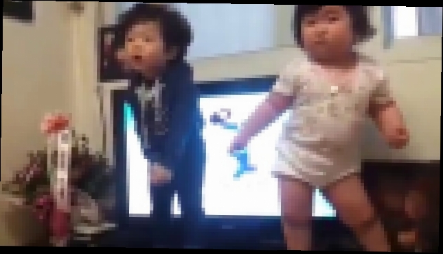 Танцы корейских малышей 