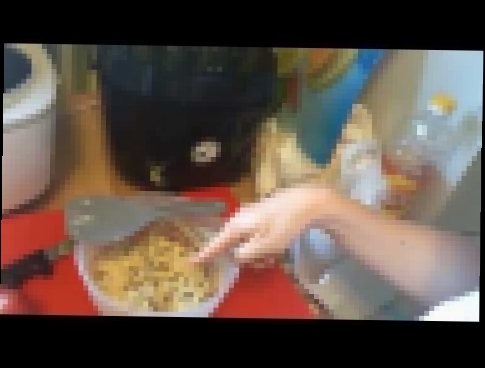Сырники с изюмом в мультиварке - простой видео рецепт / How to cook syrniki 