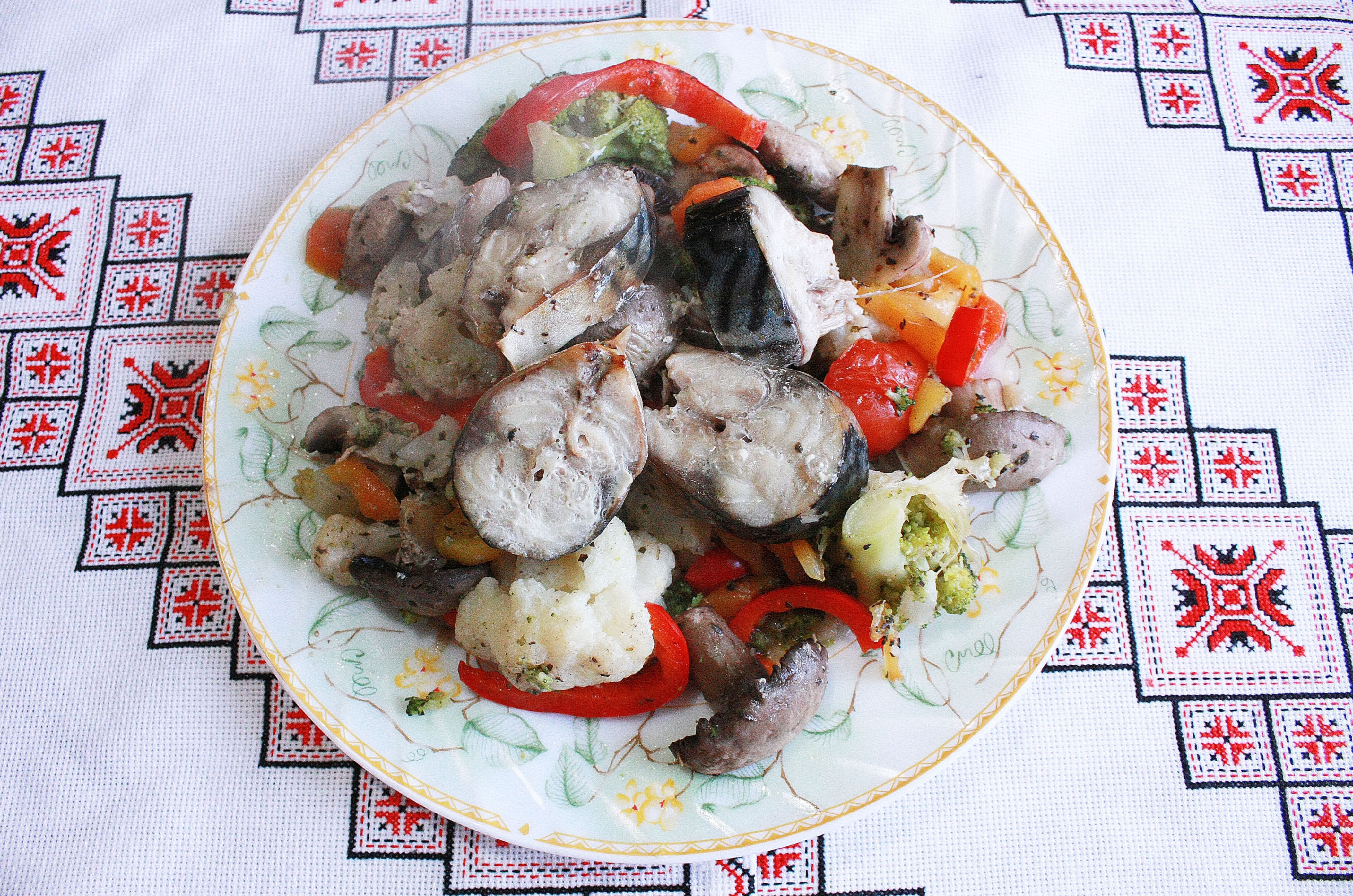 Овощи в духовке Постные блюда Рыба с овощами Рыба под овощами Скумбрия с овощами Овочі в духовці 