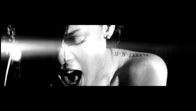 Rihanna - Diamonds - видеоклип на песню