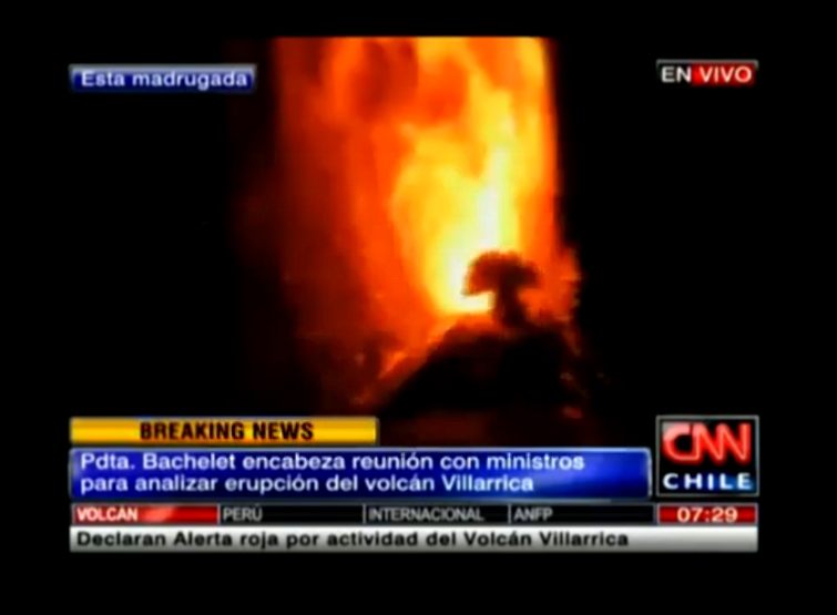 3.385 personas fueron evacuadas por la erupción del volcán Villarrica - видеоклип на песню