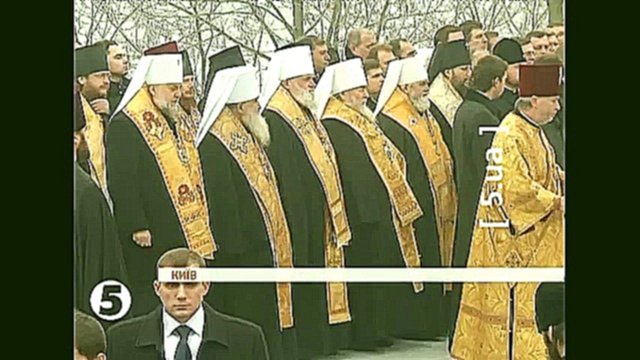 Янукович помолился на Владимирской горке - видеоклип на песню
