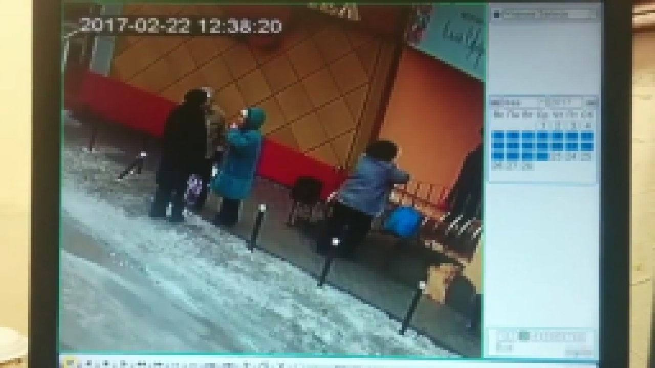 В центре Воронежа ледяная глыба упала на женщину - видеоклип на песню
