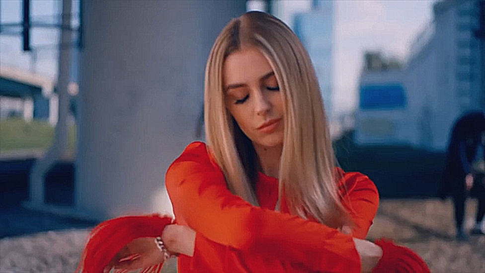 Sasha Holiday - Done (Official Music Video) - видеоклип на песню