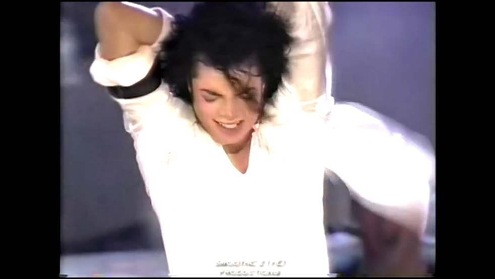 Michael Jackson - Black or White - Live at MTV 10th Anniversary Special  - видеоклип на песню