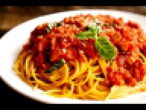 Спагетти и вкусная заправка - подлива. 