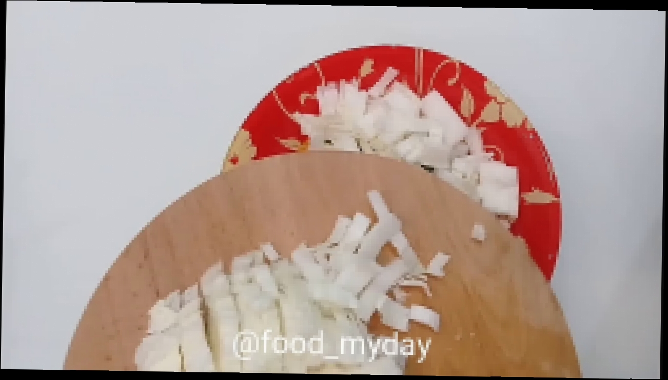 Салат из пекинской капусты и огурца с кедровыми орешками - видеоклип на песню