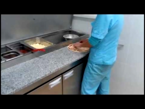 Приготовление пиццы в кафе "Хорошо" в Хотьково 