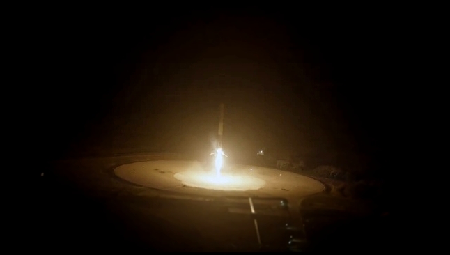 Компания Элона Маска SpaceX впервые посадила ракету Falcon 9 - видеоклип на песню