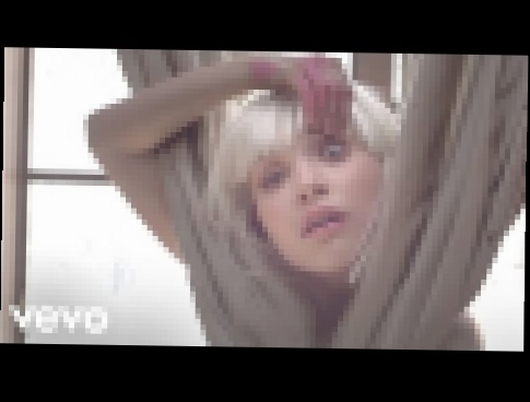 Sia - Chandelier (Official Video) - видеоклип на песню