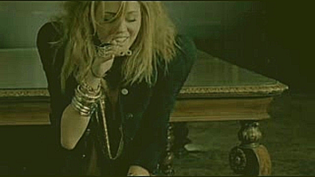 Miley Cyrus - Who Owns My Heart - видеоклип на песню