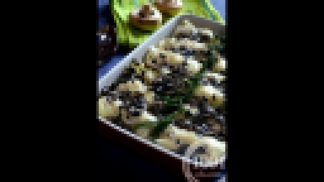 Голубцы в сметано-грибном соусе 