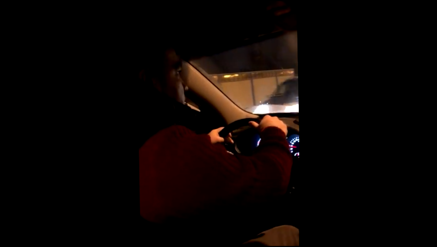 Таксист завез «в никуда» женщину с ребенком за попытку заплатить мелочью - видеоклип на песню