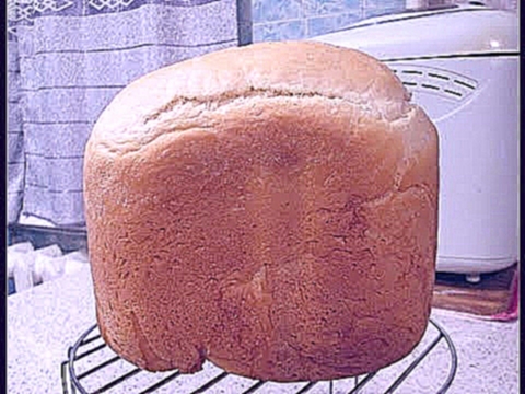 Рецепт : Хлеб в хлебопечке  как испечь самый лучший хлеб в хлебопечке . Мужчина на кухне . 