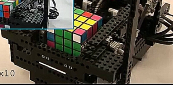 LEGO-робот собирает кубик Рубика с помощью Nokia N95 