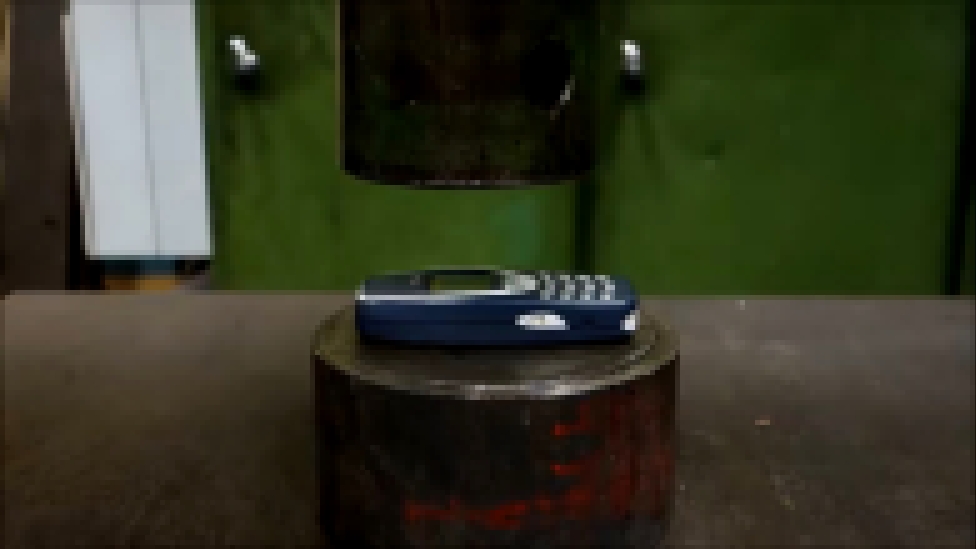 Противостояние Nokia 3310 и гидравлического пресса - видеоклип на песню