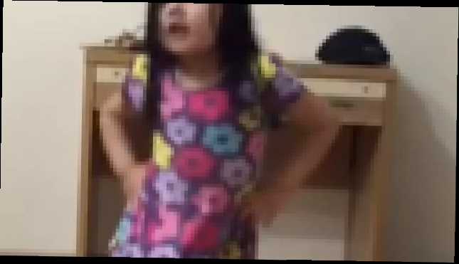 4  годика девочка танцует!!! - видеоклип на песню