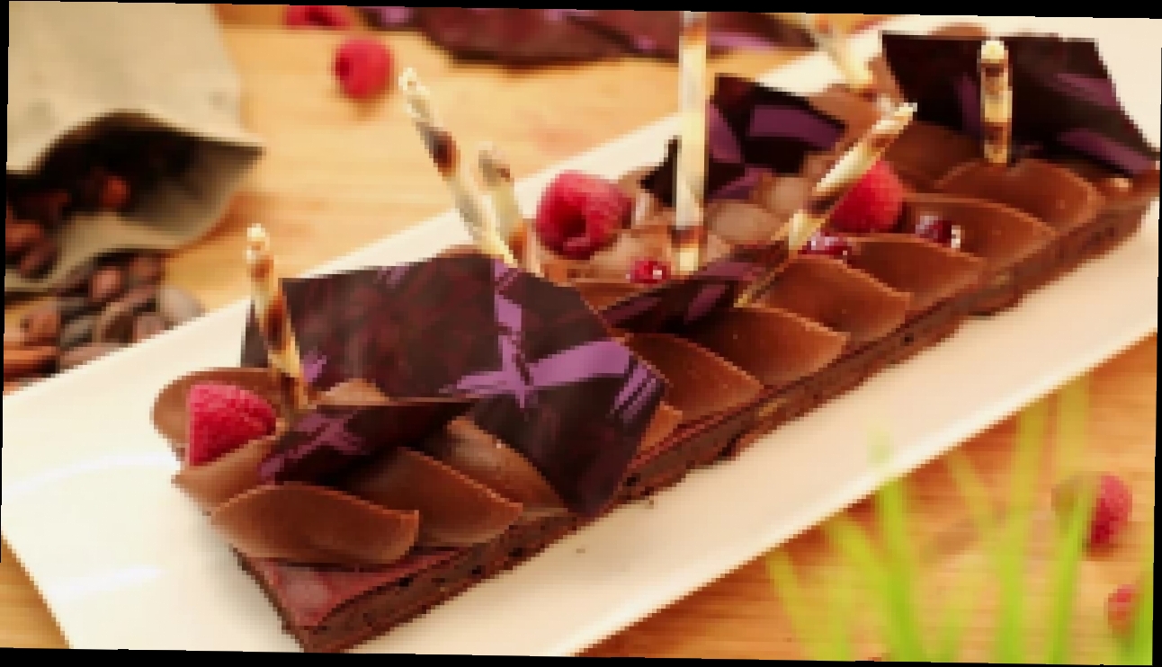 Рецепт шоколадного торта брауни с малиновым кремом ганаш 