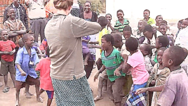 Африканские дети впервые услышали игру на скрипке - видеоклип на песню