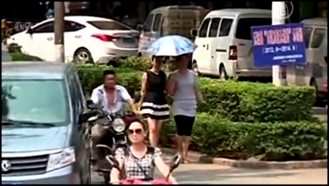 Жара в Китае: яичница жарится на капоте авто 