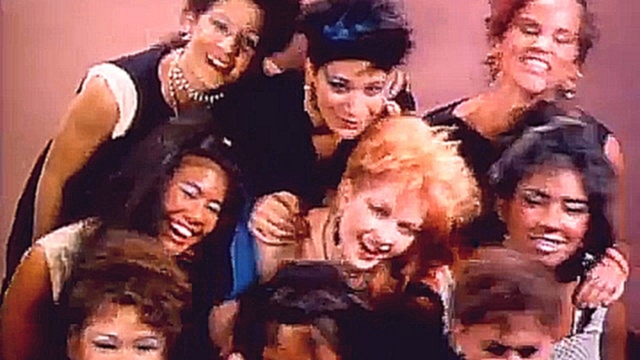Cyndi Lauper - Girls Just Want To Have Fun (Official Video) - видеоклип на песню