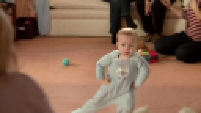 Малыш станцевал Gangnam Style - видеоклип на песню