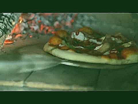 Джейми Оливер готовит пиццу в дровяной печи 