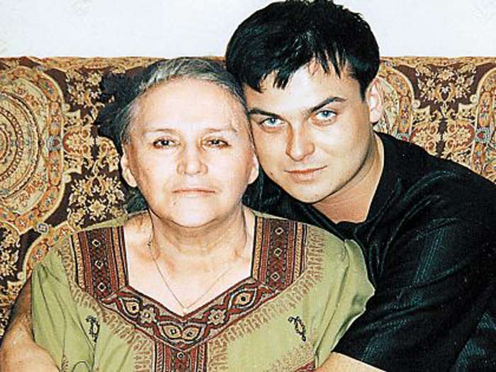 Людмила Зыкина, Юлиан Мать и сын